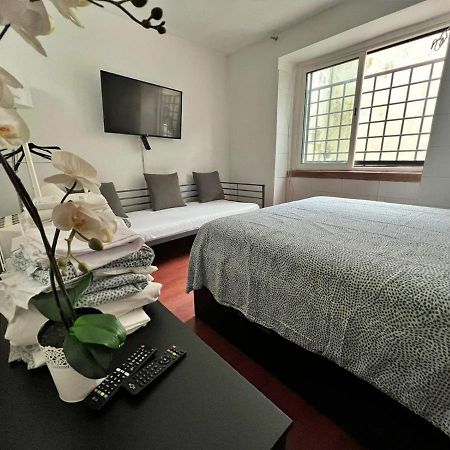 Room In Queluz 11 Minutes From Lisbon מראה חיצוני תמונה